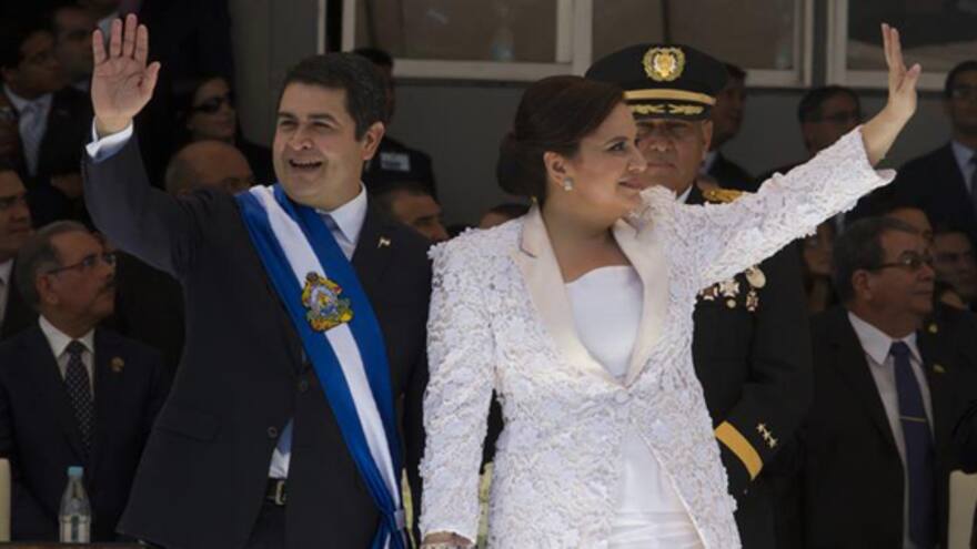 Juan Orlando Hernández asume como nuevo presidente de Honduras