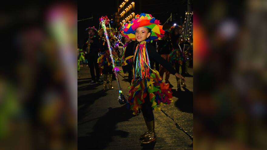 La Calle 84 se iluminó con la Noche de Faroles y Tambores