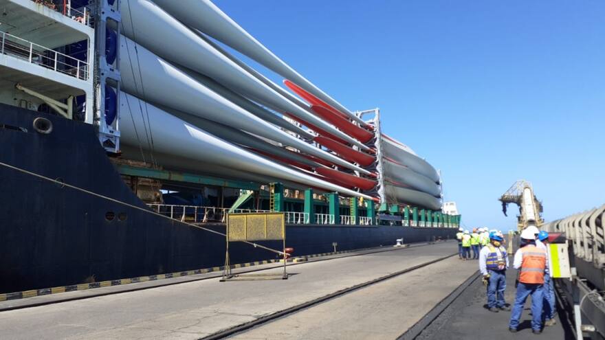 Llegan a La Guajira las turbinas para otros dos parques eólicos