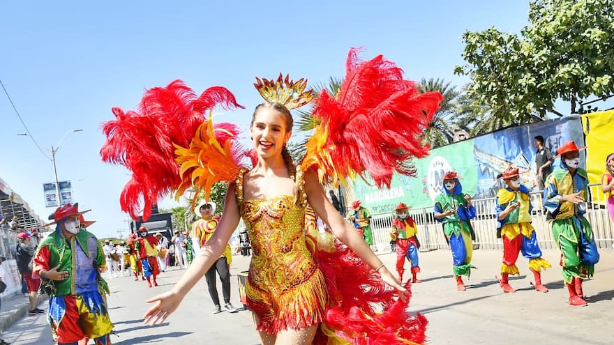 Carnaval de Barranquilla 2024: Samia Maloof, llegó a la Vía 40 a rendirle homenaje a los Diablos arlequines