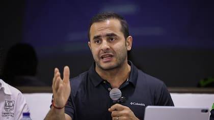 Video: gobernador Erasmo Zuleta y su equipo rescataron a un hombre que estaba a punto de ser arrastrado por una corriente en Montelíbano