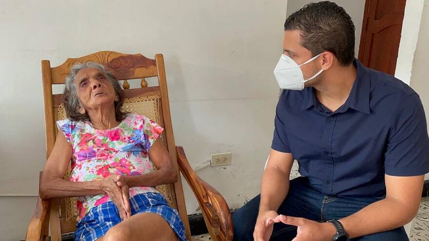 Rescatan a adulta mayor que estaba encerrada en una casa en Sincelejo