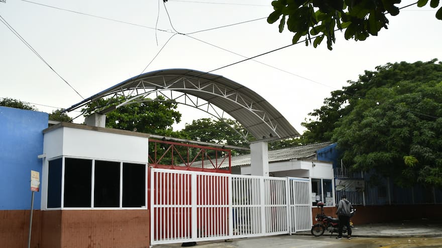 Realizan tareas de desinfección en Normal La Hacienda por brote de varicela