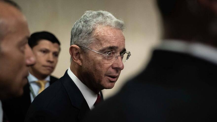 Expresidente Uribe cuestiona que la JEP asuma el caso por el magnicidio de Álvaro Gómez Hurtado