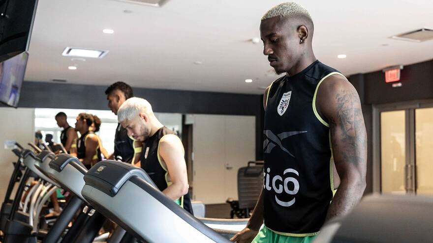 “Tendremos que ser muy efectivos para ganar a Colombia”: José Córdoba, defensa panameño