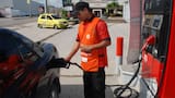Los pros y contras del anuncio de bajar precio de la gasolina en $300