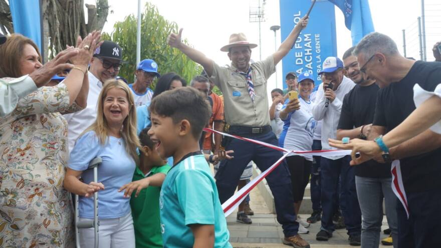 En Campeche estrenan cancha con aforo para más de 200 personas