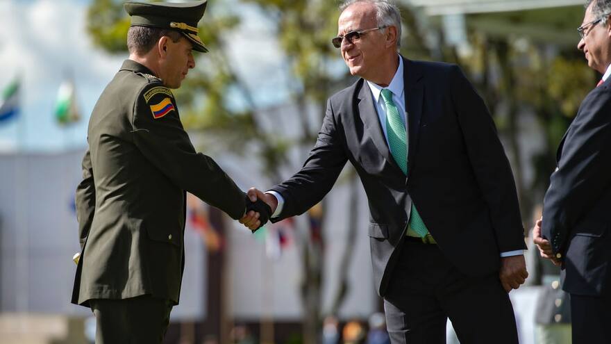 'Ejército no puede retener ciudadanos para servicio militar': Mindefensa