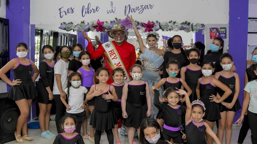 Reina del Carnaval visitó las 20 primeras academias con #ValeBailar