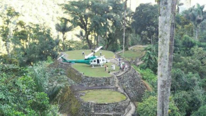 ¿Coronel paseó con su familia en helicóptero de Policía? Institución responde