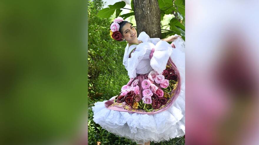 La barranquillera Luz Irina Gómez sale a bailar Sanjuanero Huilense