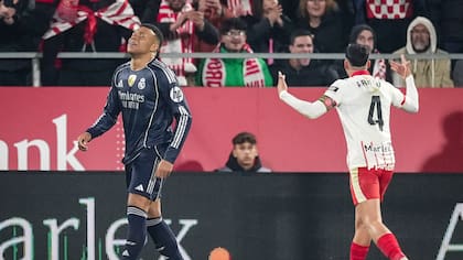 El Girona agranda la herida del Real Madrid, que cede el liderato