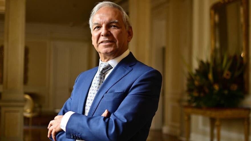 Aumento de gasolina se frenó mientras se define la compensación para taxistas