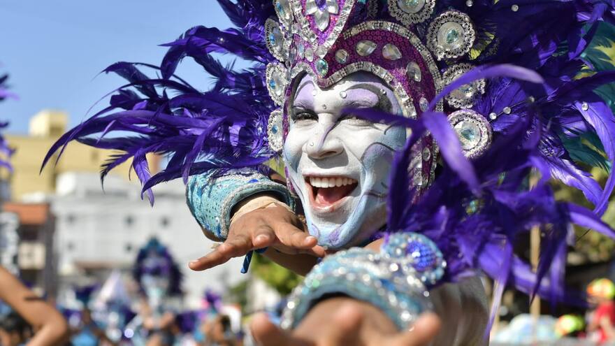 Así lucen las Comparsas y los disfraces en la Gran Parada ‘Carlos Franco’