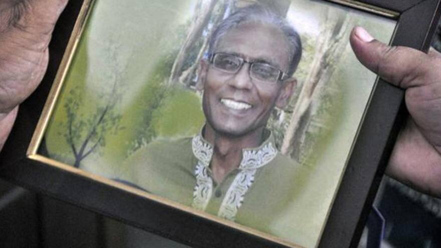 Asesinan a machetazos a profesor universitario en Bangladesh