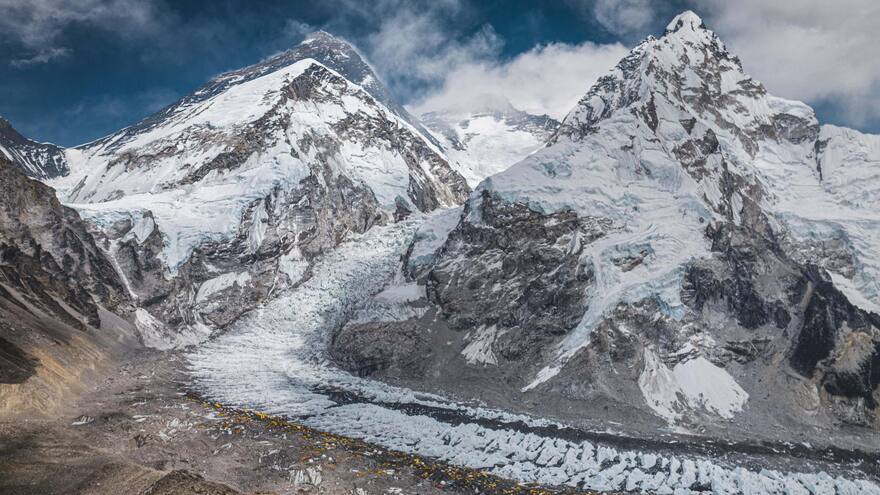 Confirman la muerte de los dos escaladores desaparecidos en el Everest