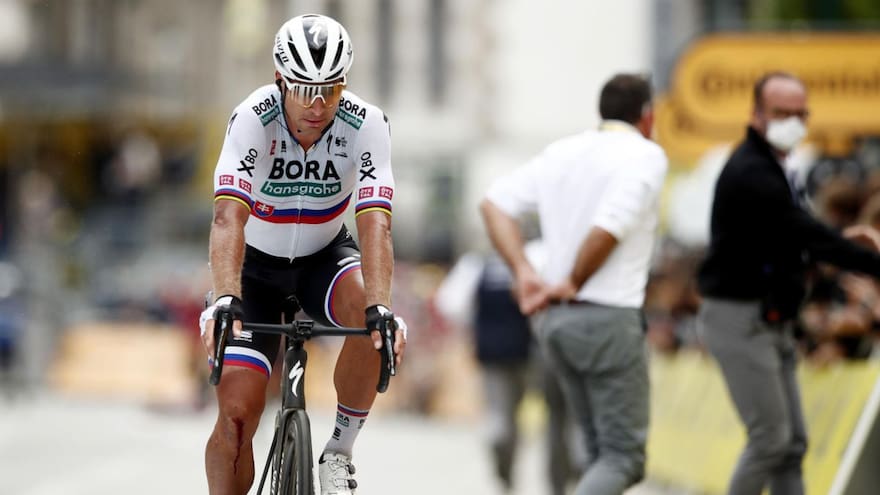 Peter Sagan, con una lesión de rodilla, se despidió del Tour