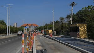 Ciclistas, en riesgo en Vía al Mar por báscula de pesaje