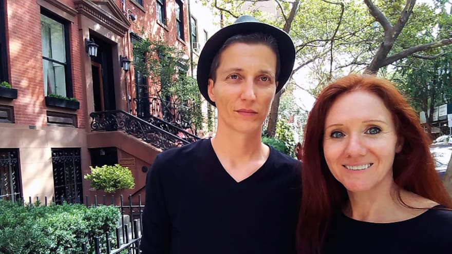 Dos mujeres se darán el 'sí' 24 veces para homenajear el matrimonio gay