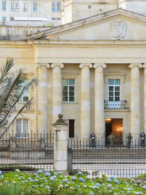 Majestad presidencial| columna de Orlando Caballero Díaz