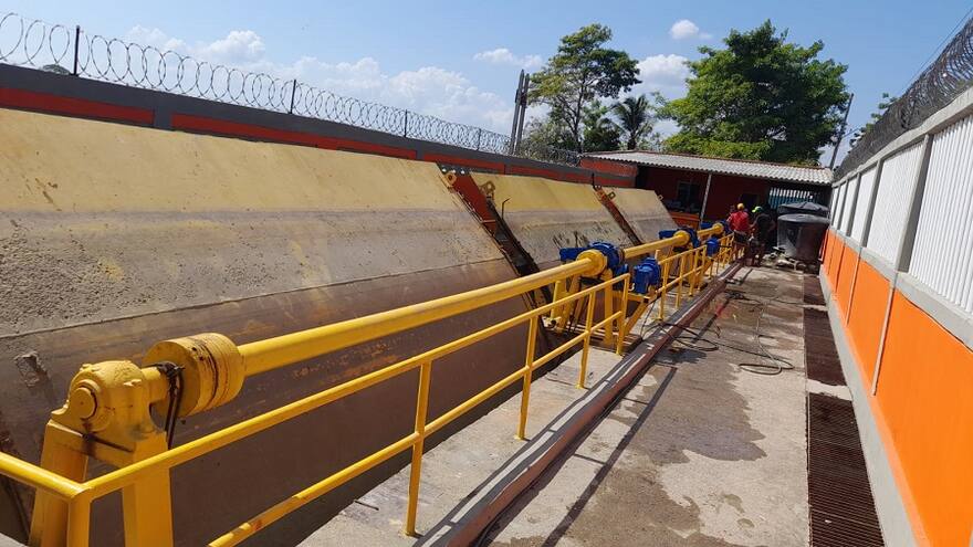 Nivel del Guájaro, a la baja tras apertura de dos compuertas