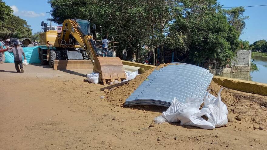 Llegaron láminas para reparación del puente Chimalito en Lorica