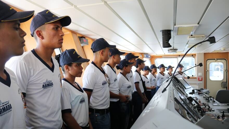 Cadetes o marinos por una semana, la oportunidad de conocer el mundo de la Armada