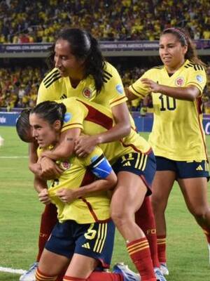 Selección femenina: haciéndole goles al machismo | Columna de Fabrina Acosta