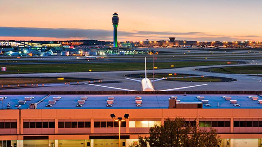 Sitios webs de varios aeropuertos de Estados Unidos fueron atacados por hackers prorrusos