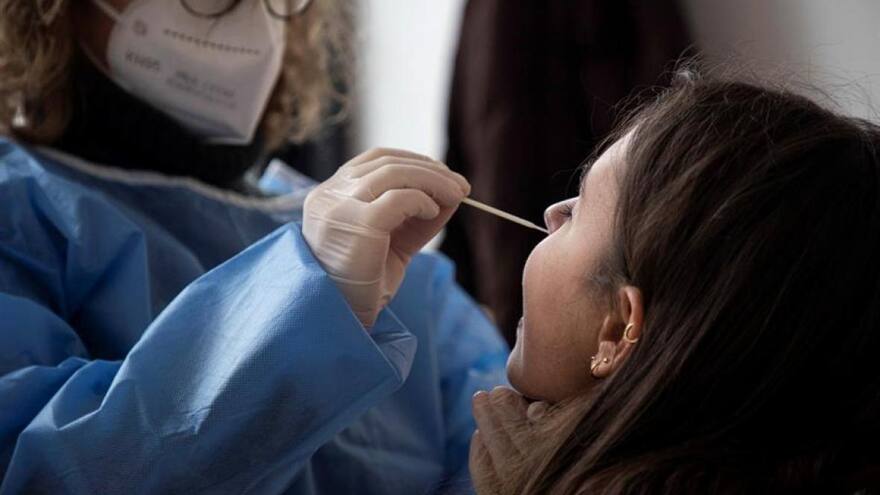 Omicron en Colombia: quién es la persona que se contagió en Santa Marta