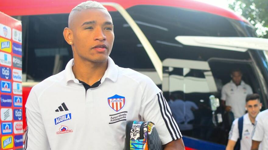 Jermein Peña protagoniza conato de pelea en una cancha sintética