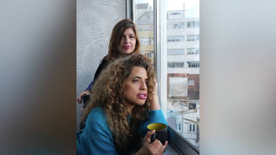 Dos costeñas que enseñan el amor por sus raíces a través de videopoemas