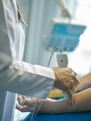 Garantizar la salud de los colombianos es una prioridad | Columna de Ana Dolores Román