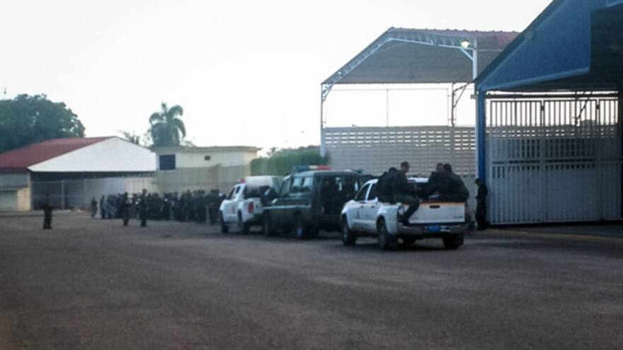 Detienen al excandidato presidencial Manuel Rosales al llegar a Venezuela