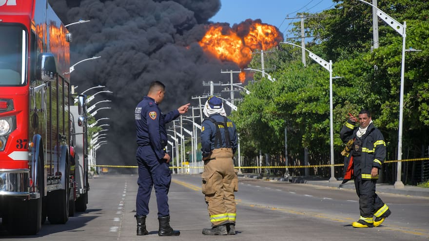 Dos años después: las cicatrices por incendio en la Vía 40 no se han curado