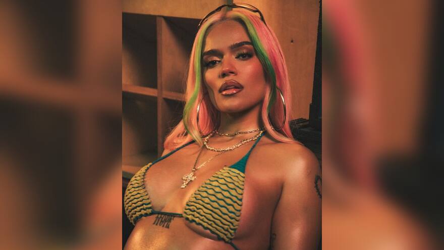 Karol G no pudo contener las lágrimas al ver su concierto lleno