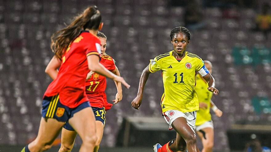 Mundial femenino sub17: Linda Caicedo recibe golpe y sale llorando de la cancha