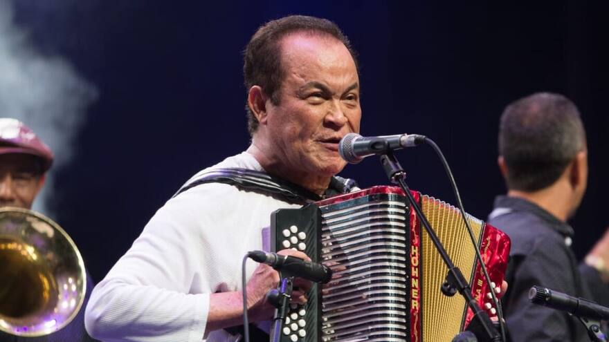 Develan escultura de cera de Alfredo Gutiérrez en Valledupar