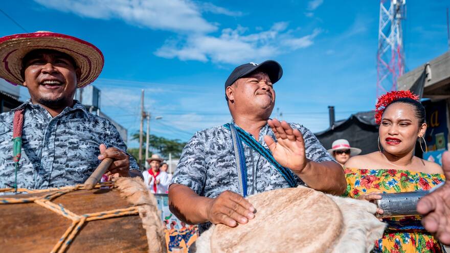 Barranco de Loba resuena con el II Festival Multicultural de la Tambora