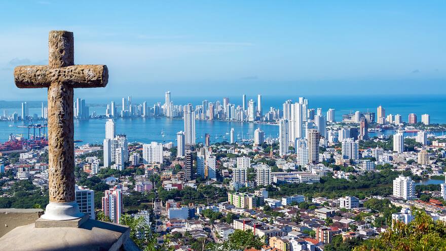 Derrumbe de poste de luz deja a casi la mitad de Cartagena sin agua potable