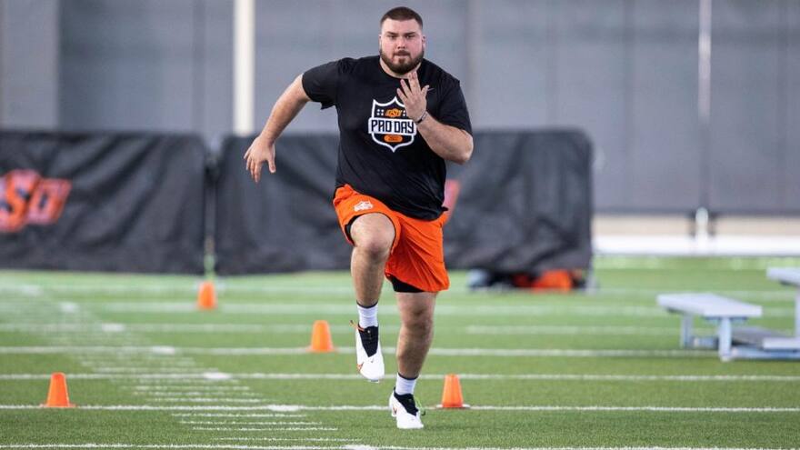 Josh Sills, quien disputará el Super Bowl con los Eagles, fue acusado de abuso sexual y secuestro