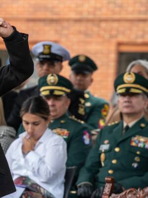 ¿Improvisación o Cortina de Humo? El Día Cívico del 19 de Abril en Colombia | Columna de Iván Cancino