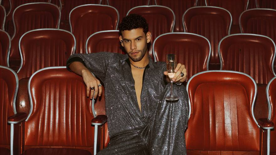 ‘Cómeme la boca’ la insinuante propuesta de Quille en su nuevo sencillo