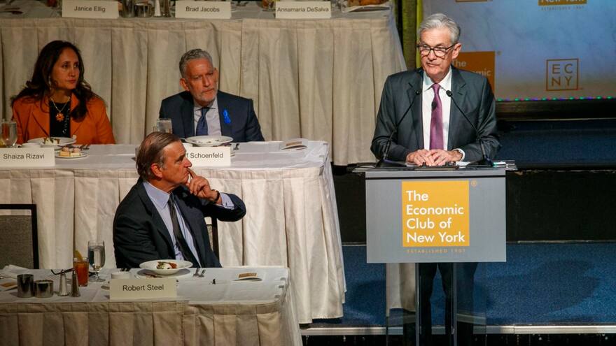 Presidente de la Fed dice que 'mantendrá' la política restrictiva en EE. UU.