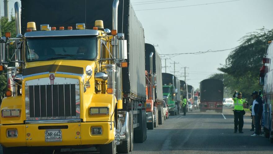 Reportan bloqueo de camioneros en el puente Pumarejo este jueves 5 de septiembre