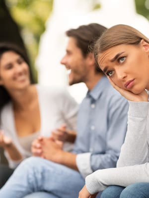 Por ende, segunda mesa, cualesquiera | Columna de Enrique Dávila