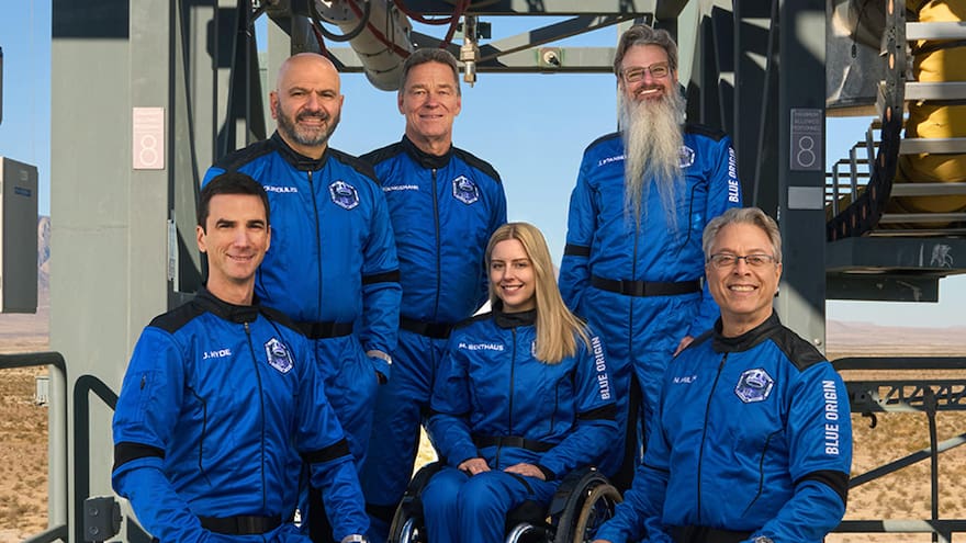 Blue Origin hace historia al enviar al espacio a una persona en silla de ruedas