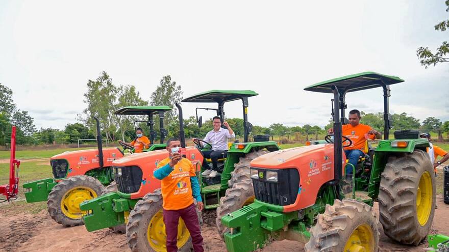 En Magdalena ponen en operación 3 Bancos de Maquinaria Verde
