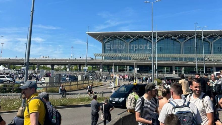 Evacúan aeropuerto franco-suizo de Basilea-Mulhouse por alerta de bomba