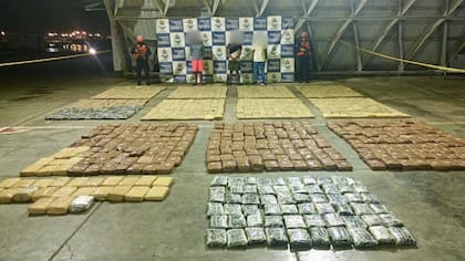 Armada Nacional incautó 2,7 toneladas de droga en el Pacífico que iba con destino a Centroamérica